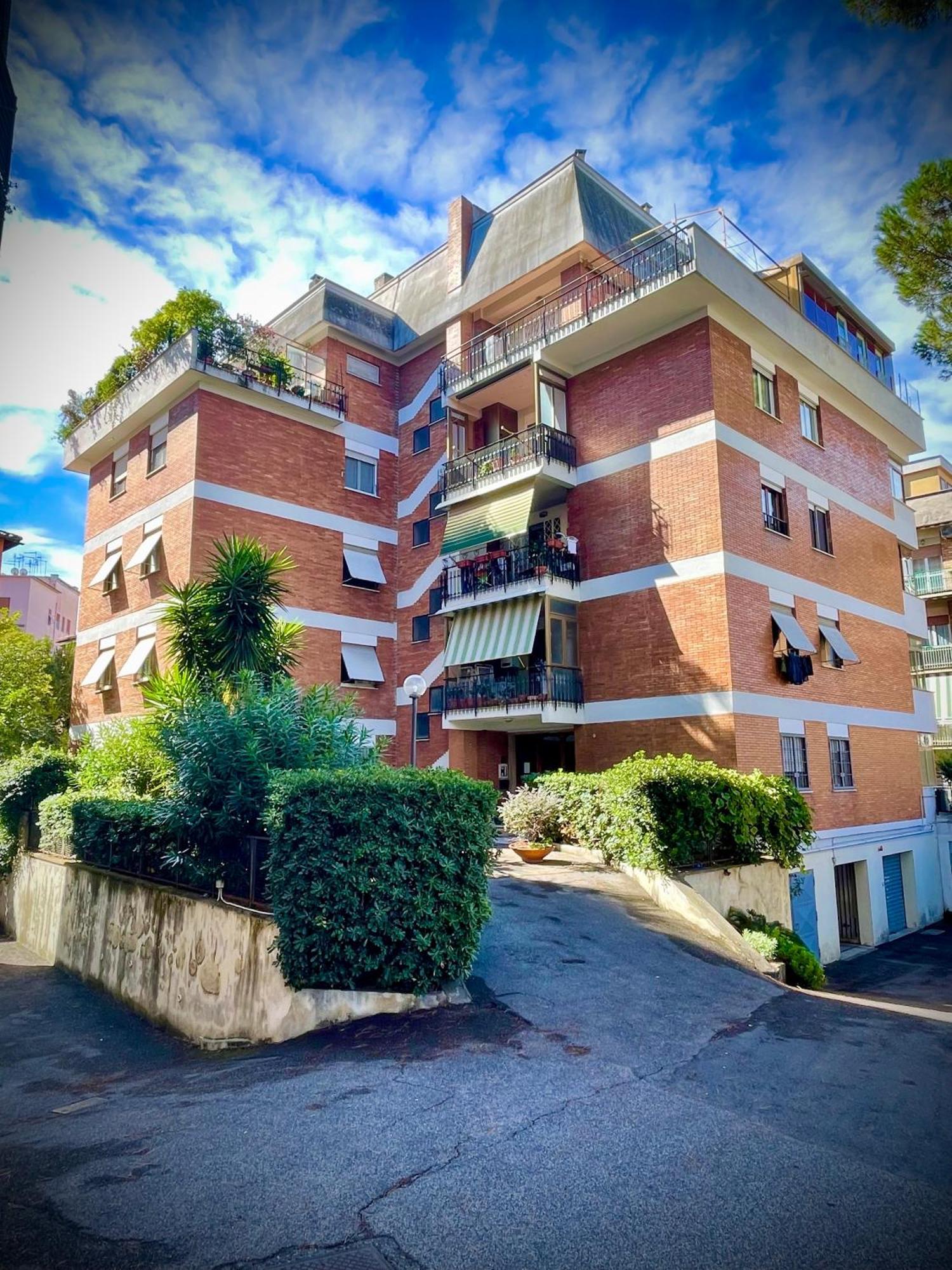 Апартаменты Domus Urbani Рим Экстерьер фото